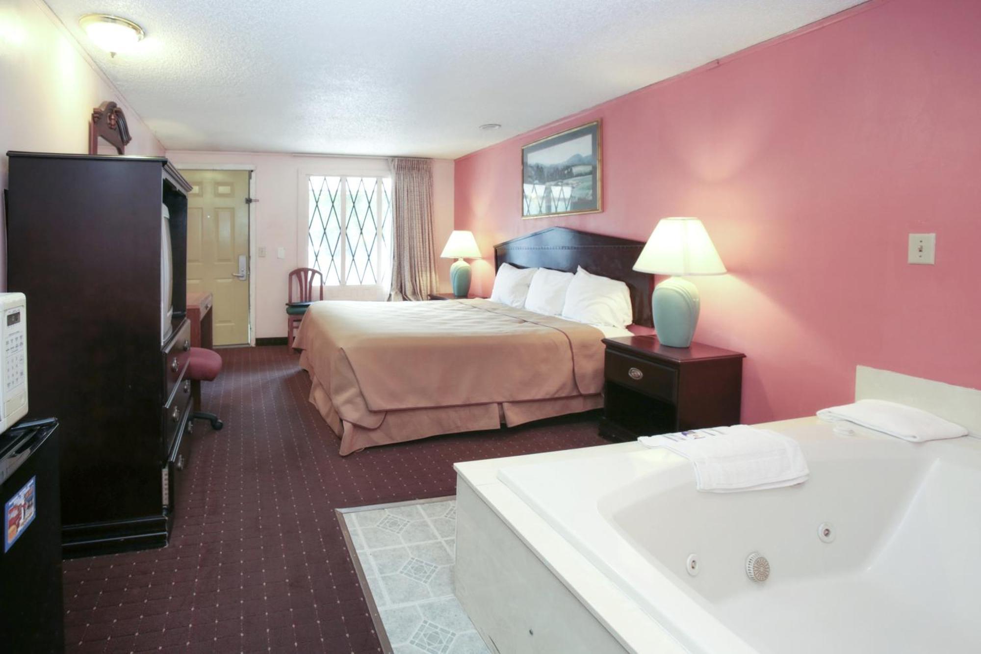 Knights Inn - Battle Creek Room photo